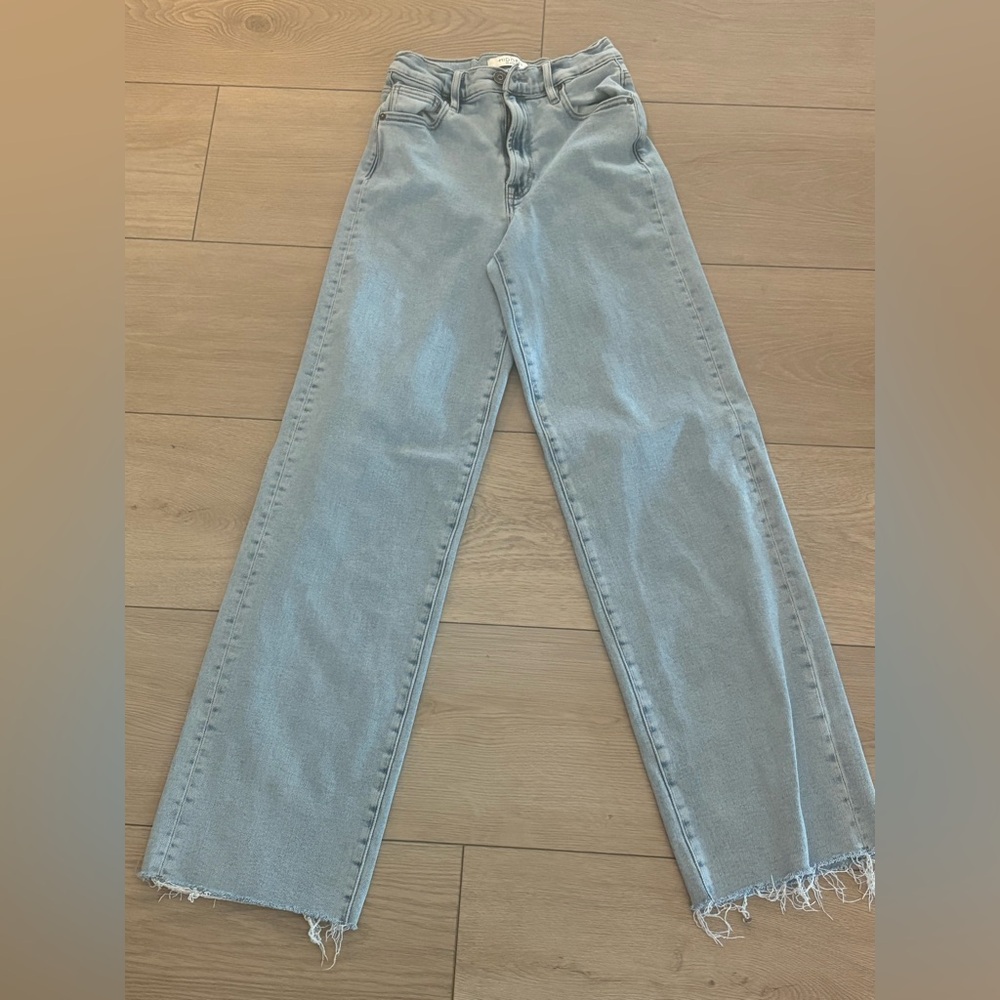 Light wash hidden jeans